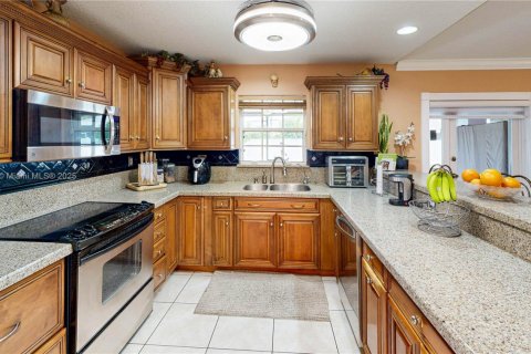 House in Homestead, Florida 4 bedrooms, 211.72 sq.m. № 1832387 - photo 17