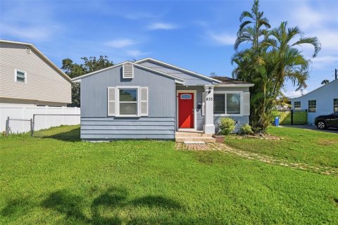 Casa en Saint Petersburg, Florida 3 dormitorios, 77.48 m2 № 2361352