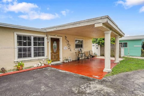House in Hollywood, Florida 3 bedrooms, 125.42 sq.m. № 1893010 - photo 8