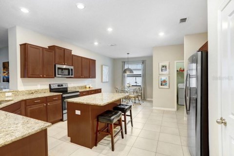 Casa en venta en Zephyrhills, Florida, 4 dormitorios, 212.1 m2 № 1795575 - foto 10