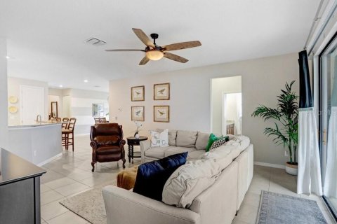 Casa en venta en Zephyrhills, Florida, 4 dormitorios, 212.1 m2 № 1795575 - foto 14