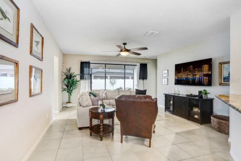 Casa en venta en Zephyrhills, Florida, 4 dormitorios, 212.1 m2 № 1795575 - foto 15
