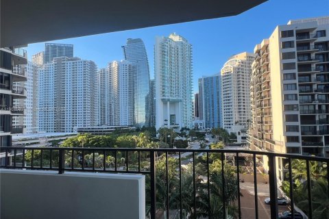 Condominio en venta en Miami, Florida, 2 dormitorios, 118.73 m2 № 1965653 - foto 2