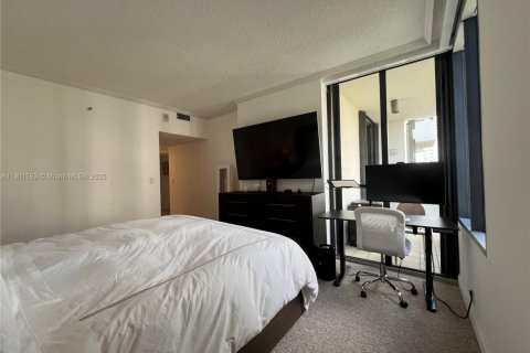 Condominio en venta en Miami, Florida, 2 dormitorios, 118.73 m2 № 1965653 - foto 18