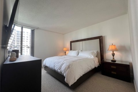 Condominio en venta en Miami, Florida, 2 dormitorios, 118.73 m2 № 1965653 - foto 10
