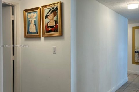 Condominio en venta en Miami, Florida, 2 dormitorios, 118.73 m2 № 1965653 - foto 11