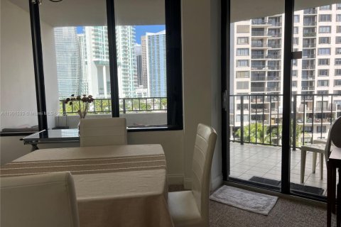 Condominio en venta en Miami, Florida, 2 dormitorios, 118.73 m2 № 1965653 - foto 13