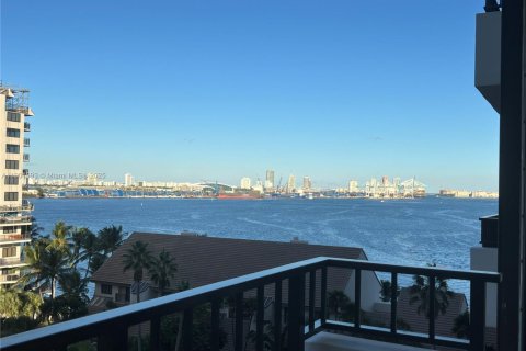 Condominio en venta en Miami, Florida, 2 dormitorios, 118.73 m2 № 1965653 - foto 1