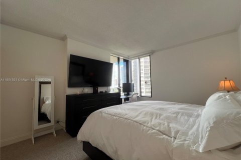 Condominio en venta en Miami, Florida, 2 dormitorios, 118.73 m2 № 1965653 - foto 19