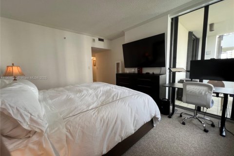 Condominio en venta en Miami, Florida, 2 dormitorios, 118.73 m2 № 1965653 - foto 9