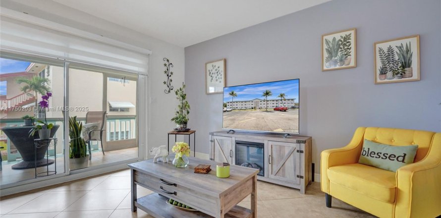 Condo in Hollywood, Florida, 2 bedrooms № 1862458