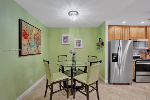 Купить кондоминиум в Холливуд, Флорида 2 спальни, 81.75м2, № 1862458 - фото 25