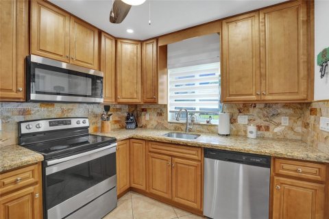 Купить кондоминиум в Холливуд, Флорида 2 спальни, 81.75м2, № 1862458 - фото 16