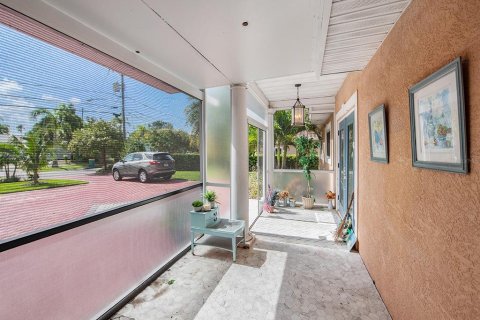 House in Saint Petersburg, Florida 4 bedrooms, 224.82 sq.m. № 1808079 - photo 5