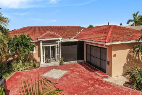 House in Saint Petersburg, Florida 4 bedrooms, 224.82 sq.m. № 1808079 - photo 29