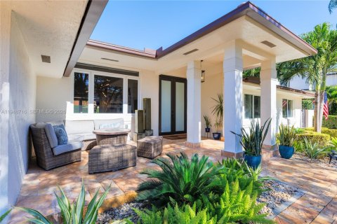 Снять в аренду виллу или дом в Майами-Лейкс, Флорида 4 спальни, 258.83м2, № 2005263 - фото 27