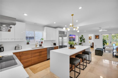 Снять в аренду виллу или дом в Майами-Лейкс, Флорида 4 спальни, 258.83м2, № 2005263 - фото 3