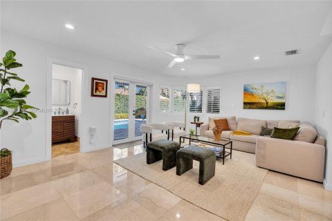 Снять в аренду виллу или дом в Майами-Лейкс, Флорида 4 спальни, 258.83м2, № 2005263 - фото 2