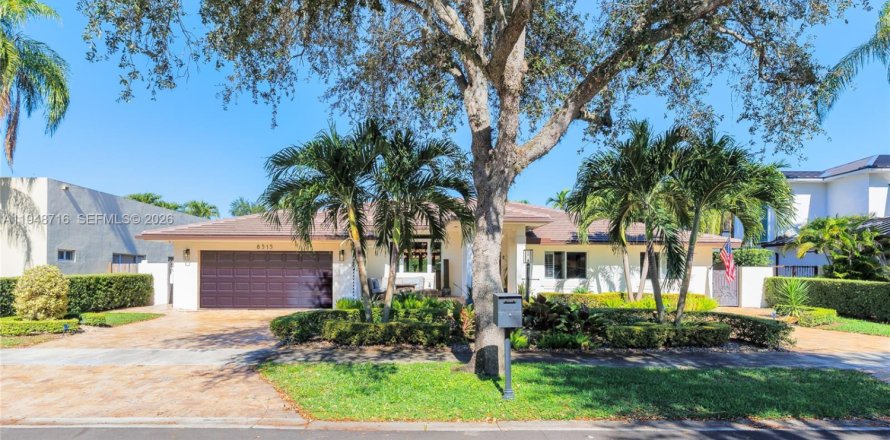 Дом в Майами-Лейкс, Флорида 4 спальни, 258.83м2 № 2005263