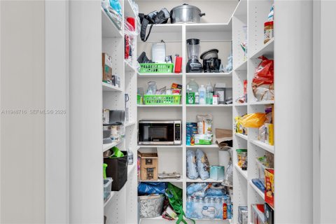 Снять в аренду виллу или дом в Майами-Лейкс, Флорида 4 спальни, 258.83м2, № 2005263 - фото 24