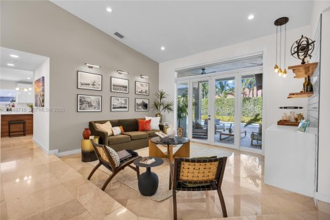 Снять в аренду виллу или дом в Майами-Лейкс, Флорида 4 спальни, 258.83м2, № 2005263 - фото 4