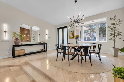 Снять в аренду виллу или дом в Майами-Лейкс, Флорида 4 спальни, 258.83м2, № 2005263 - фото 6