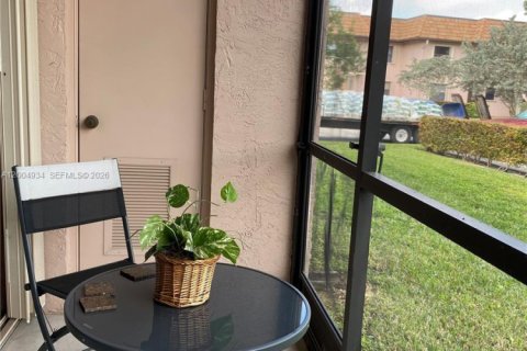 Copropriété à louer à Pembroke Pines, Floride: 2 chambres, 74.88 m2 № 2170566 - photo 4