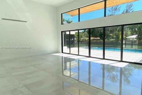 Villa ou maison à vendre à Pinecrest, Floride: 6 chambres, 535.02 m2 № 1963395 - photo 6