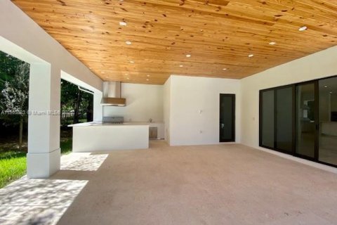 Villa ou maison à vendre à Pinecrest, Floride: 6 chambres, 535.02 m2 № 1963395 - photo 10