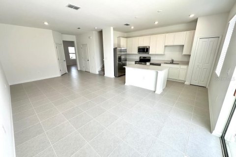Townhouse in Clermont, Florida 3 bedrooms, 156.91 sq.m. № 2396226 - photo 10