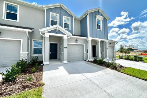 Townhouse in Clermont, Florida 3 bedrooms, 156.91 sq.m. № 2396226 - photo 2