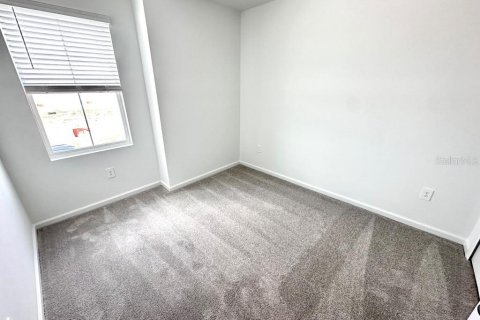 Townhouse in Clermont, Florida 3 bedrooms, 156.91 sq.m. № 2396226 - photo 18