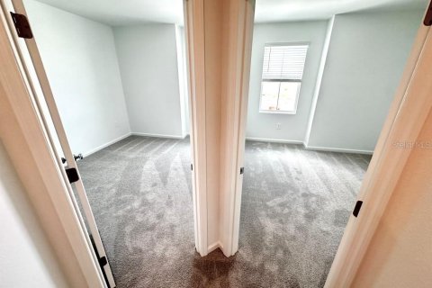 Townhouse in Clermont, Florida 3 bedrooms, 156.91 sq.m. № 2396226 - photo 13