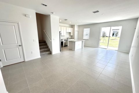Townhouse in Clermont, Florida 3 bedrooms, 156.91 sq.m. № 2396226 - photo 6