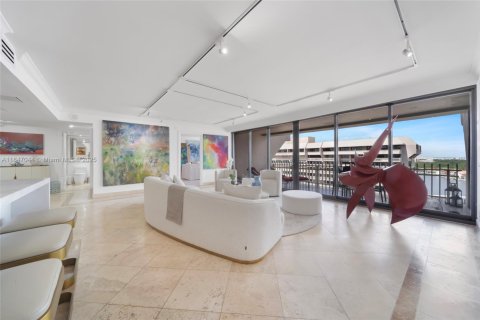 Condo in Miami, Florida, 2 bedrooms  № 1845599 - photo 22