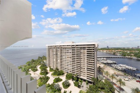Condo in Miami, Florida, 2 bedrooms  № 1845599 - photo 28