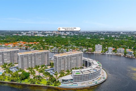 Condo in Miami, Florida, 2 bedrooms  № 1845599 - photo 8