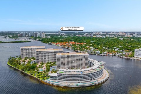 Condo in Miami, Florida, 2 bedrooms  № 1845599 - photo 9