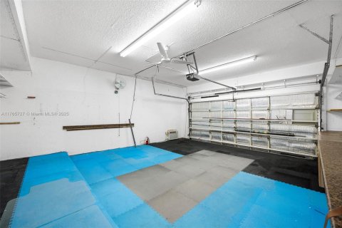 Villa ou maison à louer à Golden Beach, Floride: 4 chambres, 341.32 m2 № 1959840 - photo 10