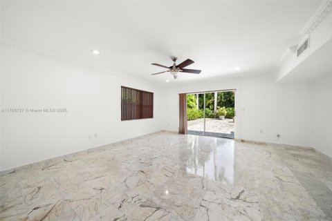 Villa ou maison à louer à Golden Beach, Floride: 4 chambres, 341.32 m2 № 1959840 - photo 30