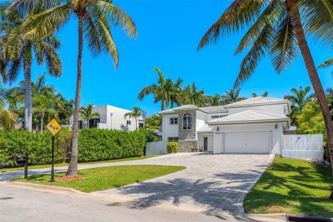 Villa ou maison à louer à Golden Beach, Floride: 4 chambres, 341.32 m2 № 1959840 - photo 6