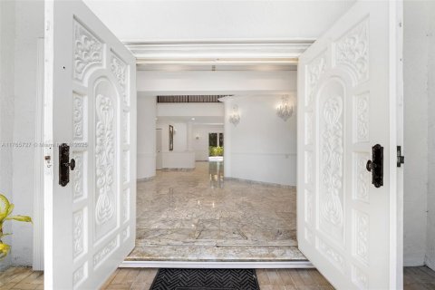 Villa ou maison à louer à Golden Beach, Floride: 4 chambres, 341.32 m2 № 1959840 - photo 11