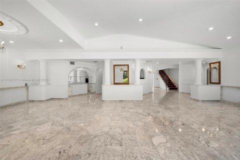 Villa ou maison à louer à Golden Beach, Floride: 4 chambres, 341.32 m2 № 1959840 - photo 24