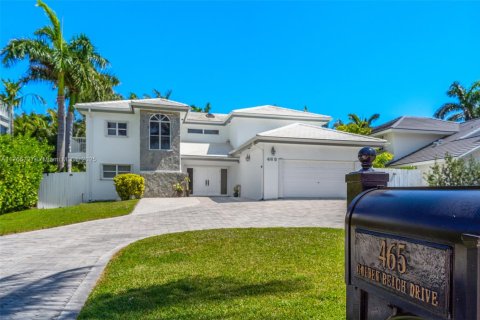 Villa ou maison à louer à Golden Beach, Floride: 4 chambres, 341.32 m2 № 1959840 - photo 8