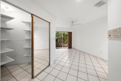 Villa ou maison à louer à Golden Beach, Floride: 4 chambres, 341.32 m2 № 1959840 - photo 26