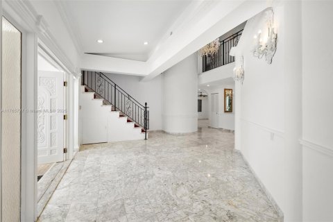 Villa ou maison à louer à Golden Beach, Floride: 4 chambres, 341.32 m2 № 1959840 - photo 12