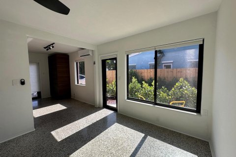 Villa ou maison à louer à Fort Lauderdale, Floride: 1 chambre, 138.52 m2 № 2376547 - photo 10