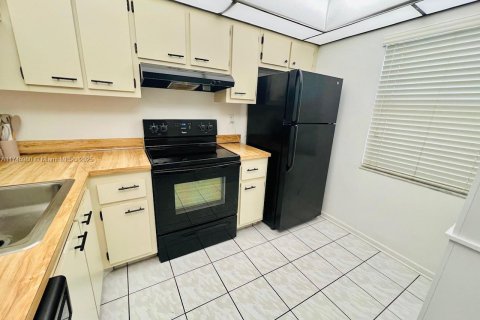 Copropriété à vendre à Sunrise, Floride: 2 chambres, 79.9 m2 № 2017654 - photo 7