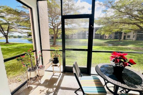 Copropriété à vendre à Sunrise, Floride: 2 chambres, 79.9 m2 № 2017654 - photo 25