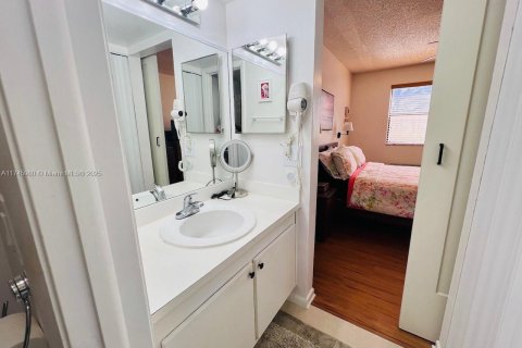 Copropriété à vendre à Sunrise, Floride: 2 chambres, 79.9 m2 № 2017654 - photo 19